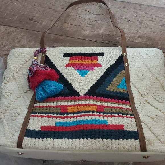 Steve Madden Handbags - Steve Madden Beige/Multi Bali Tote